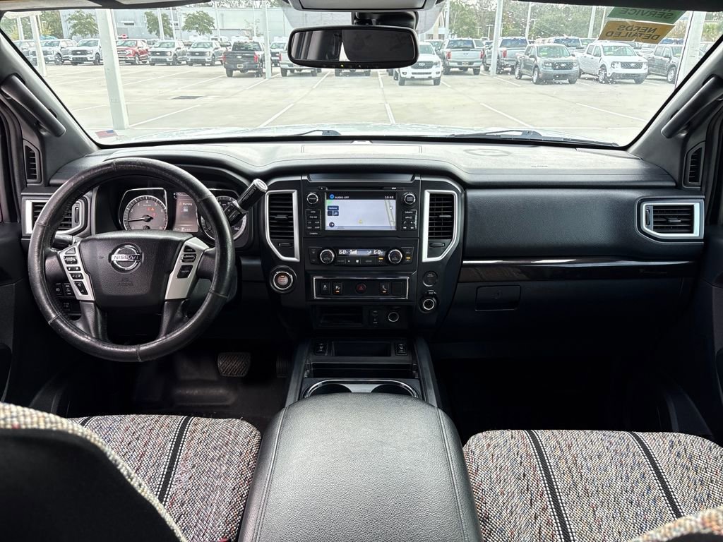 Used 2018 Nissan Titan SV w/ SV Convenience Package image 8