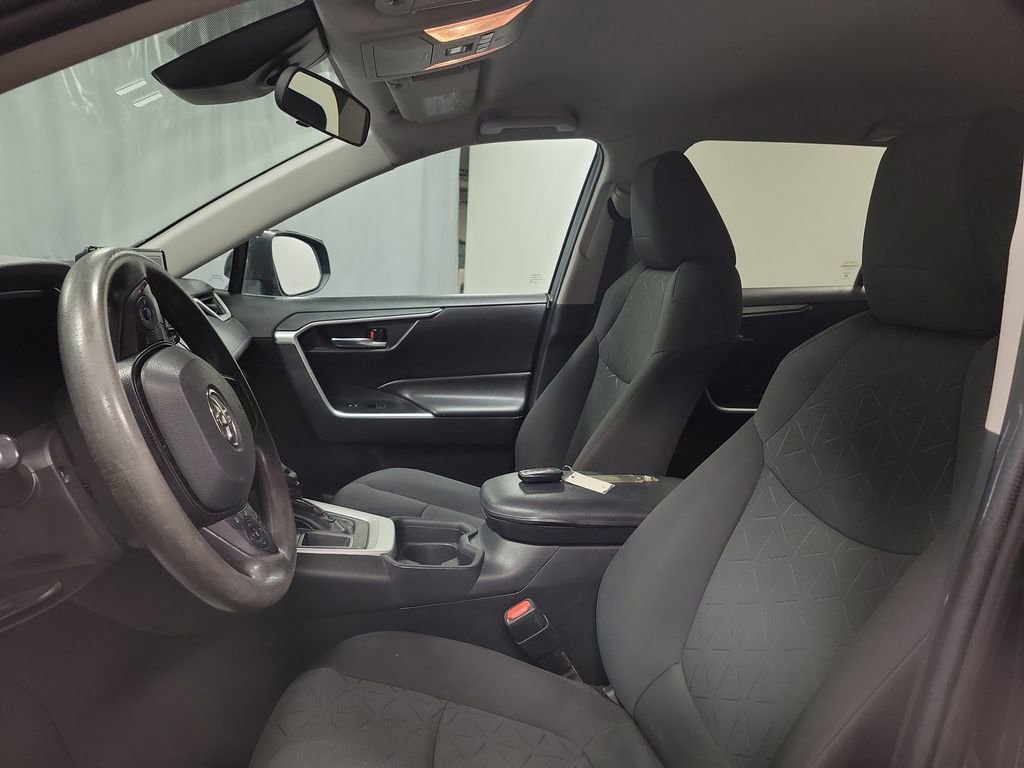 Used 2020 Toyota RAV4 XLE image 12