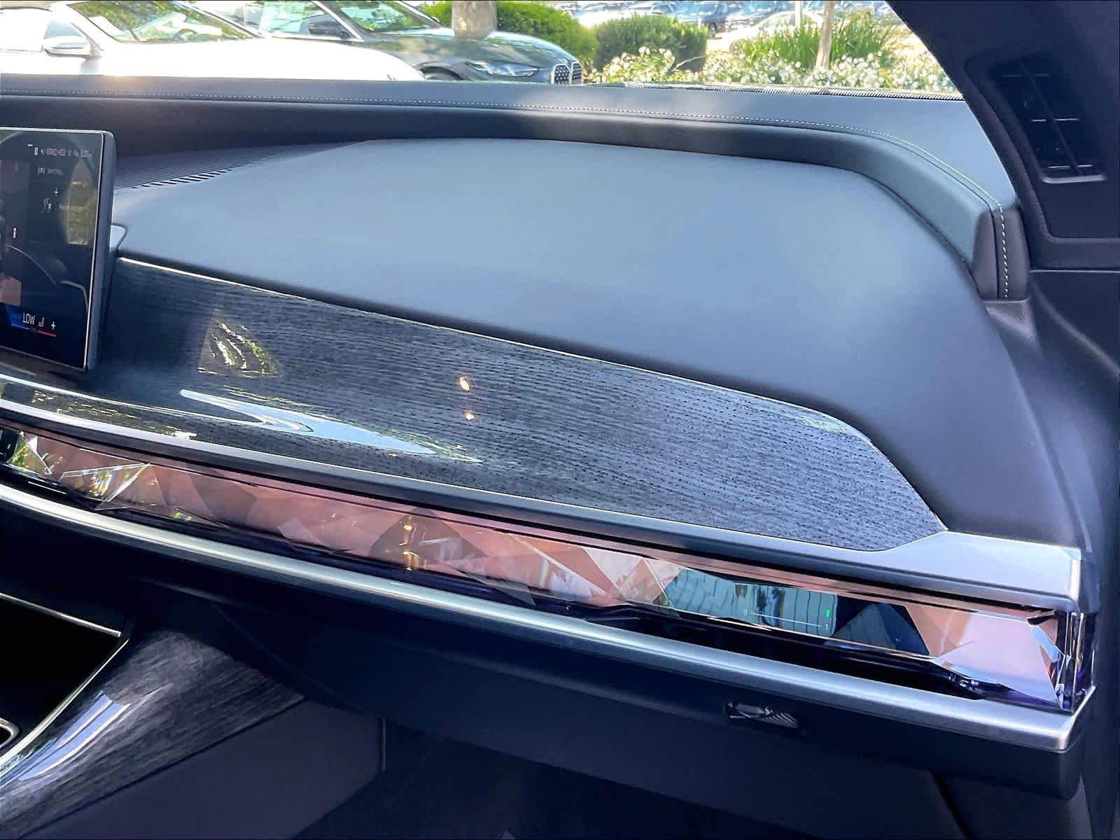 Certified 2023 BMW 740i RWD image 18