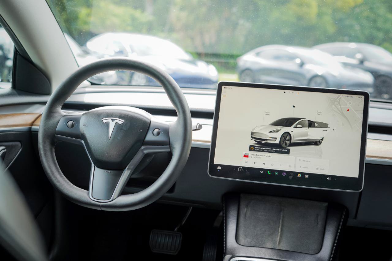 Used 2022 Tesla Model 3 Long Range AWD/4WD image 10