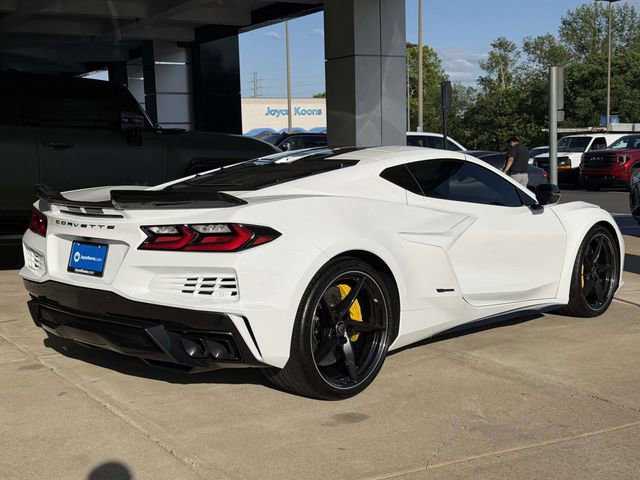 Used 2025 Chevrolet Corvette E-Ray w/ Stealth Interior Trim Package AWD/4WD image 2
