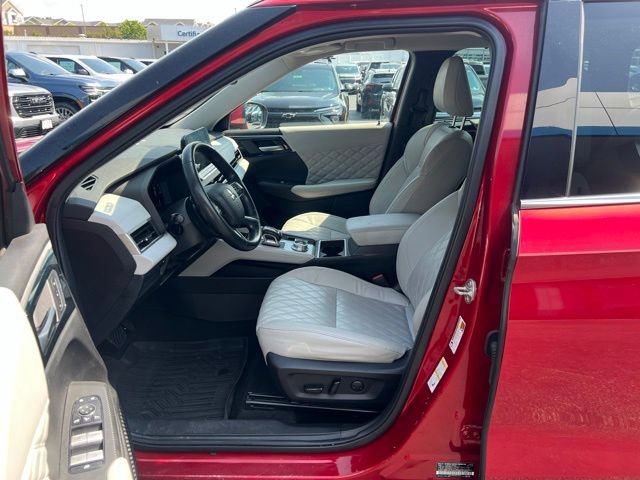 Used 2023 Mitsubishi Outlander SEL AWD/4WD image 12