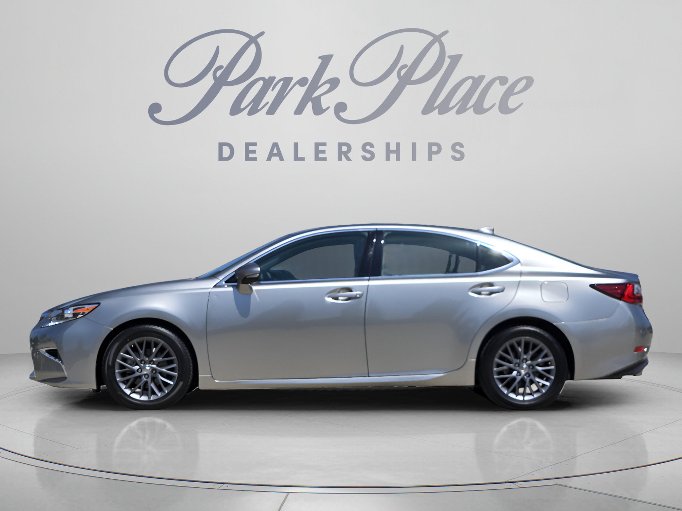Used 2018 Lexus ES 350 w/ Premier Package FWD image 2
