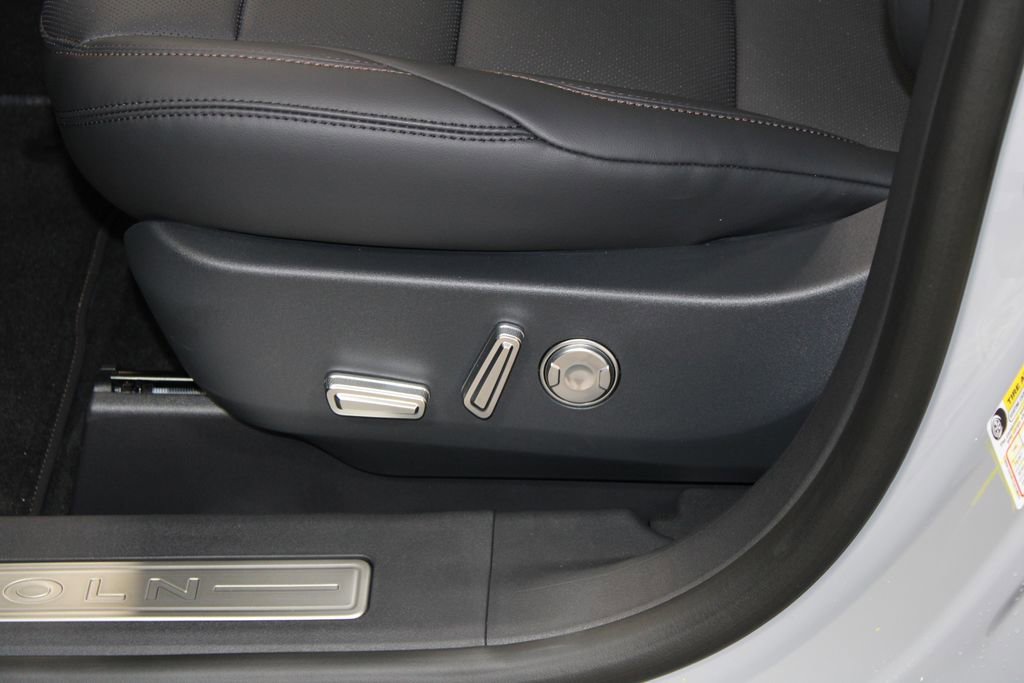 New 2026 Lincoln Nautilus Premier w/ Equipment Group 102A image 21