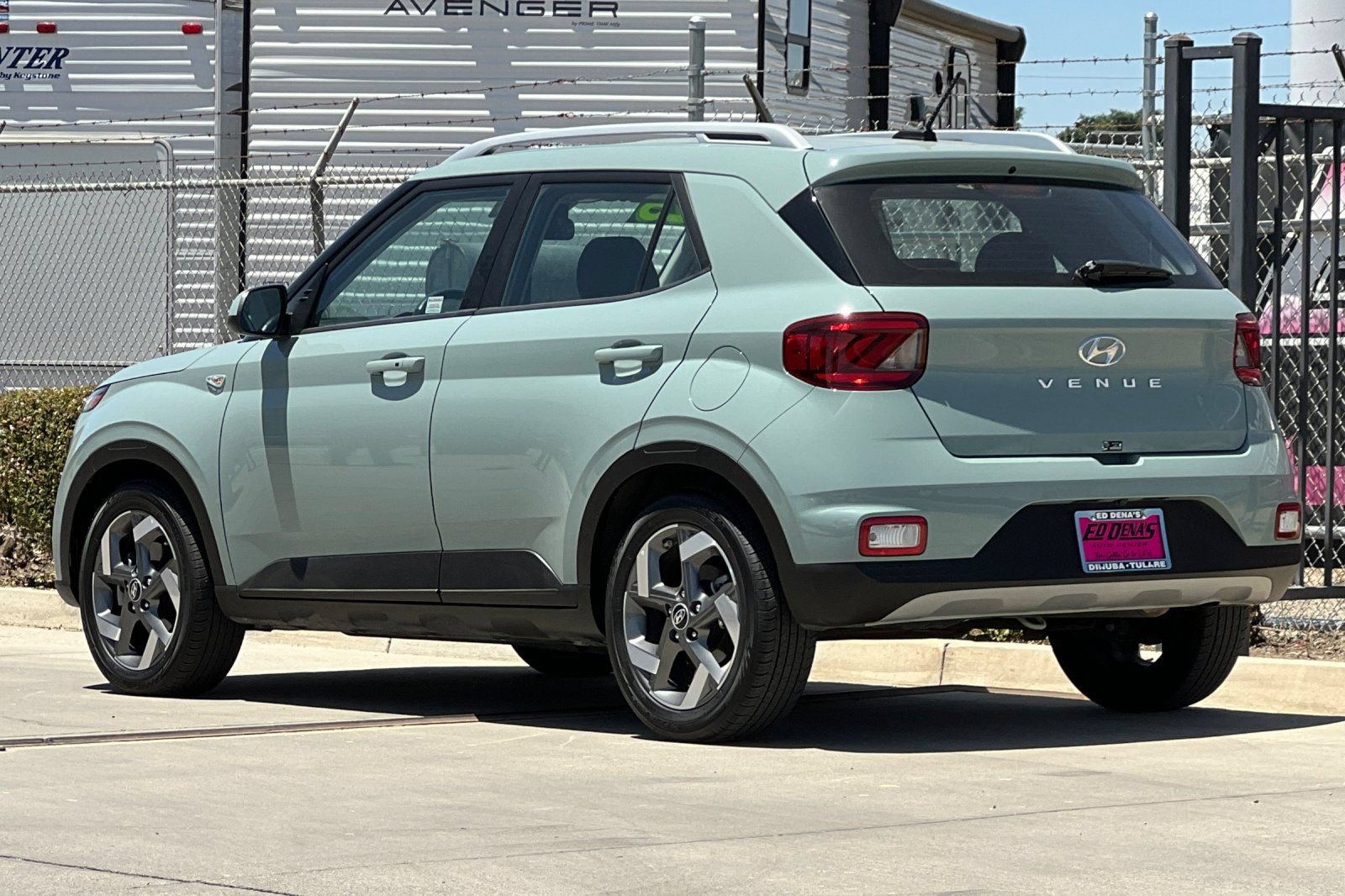 Used 2025 Hyundai Venue SEL FWD image 7