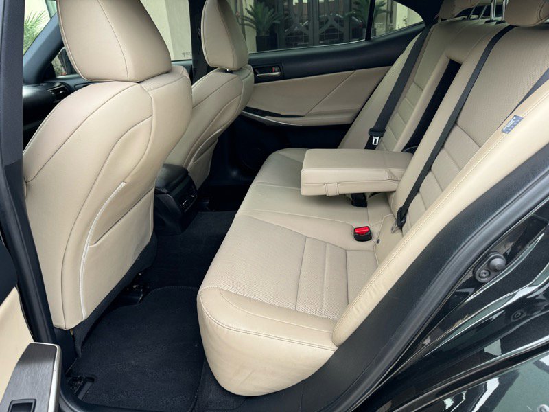 Used 2019 Lexus IS 300 F Sport image 25