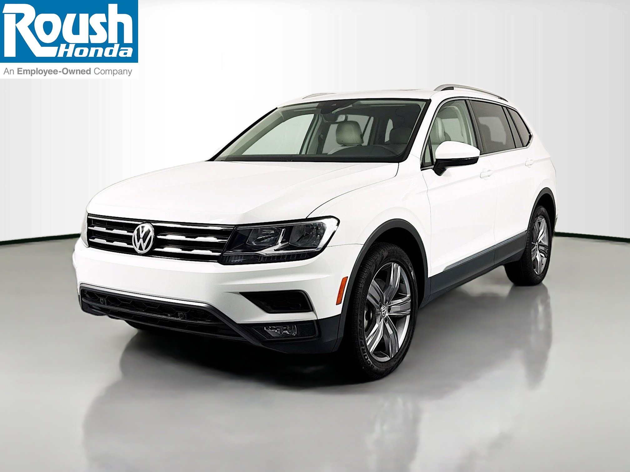Used 2021 Volkswagen Tiguan SEL w/ 3rd Row Seat Package AWD/4WD image 1