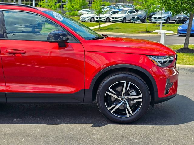 Used 2024 Volvo XC40 B5 Core AWD/4WD image 6