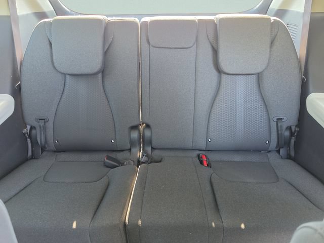 Used 2023 Kia Carnival LX FWD image 26