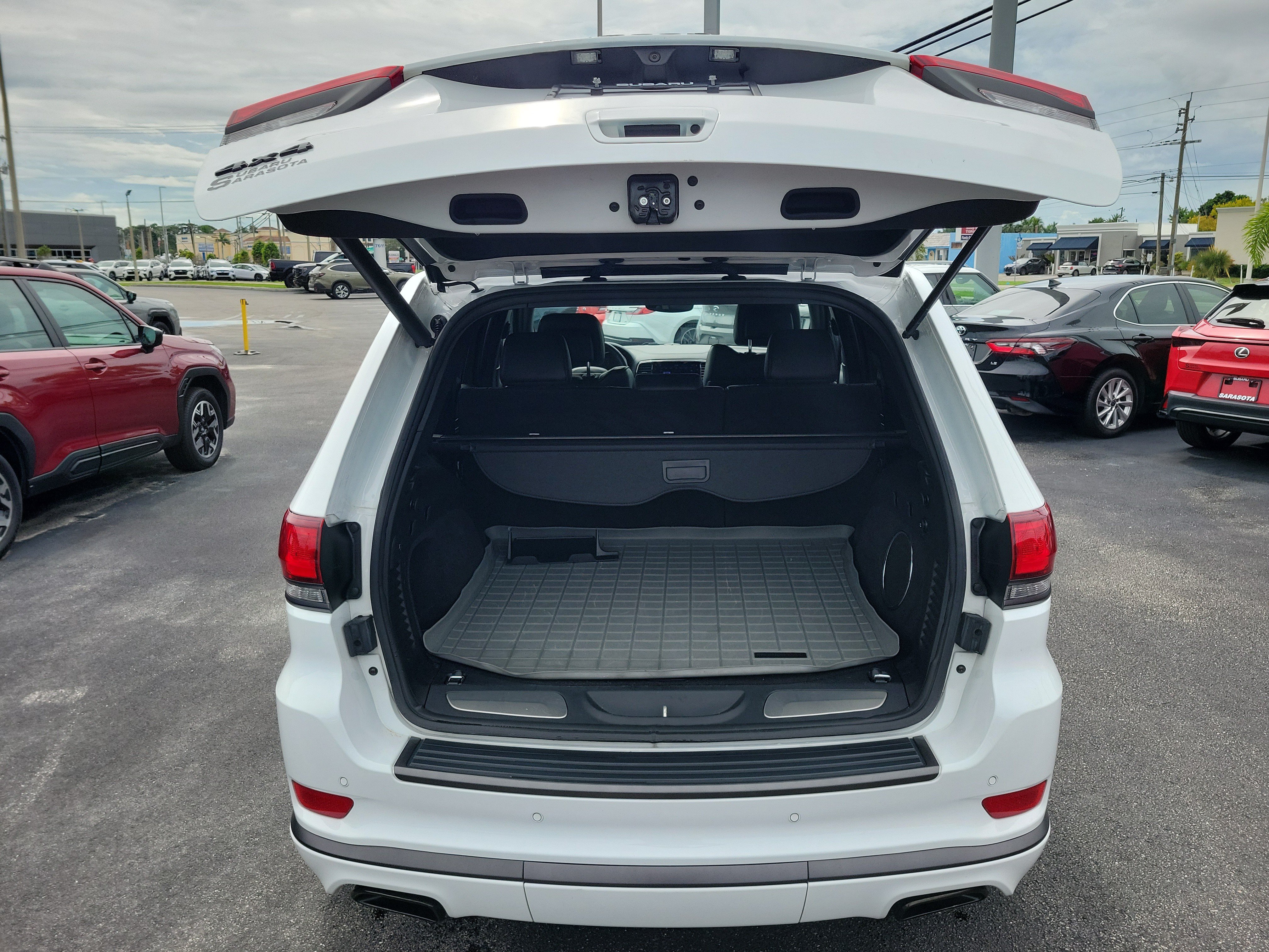 Used 2020 Jeep Grand Cherokee High Altitude AWD/4WD image 10