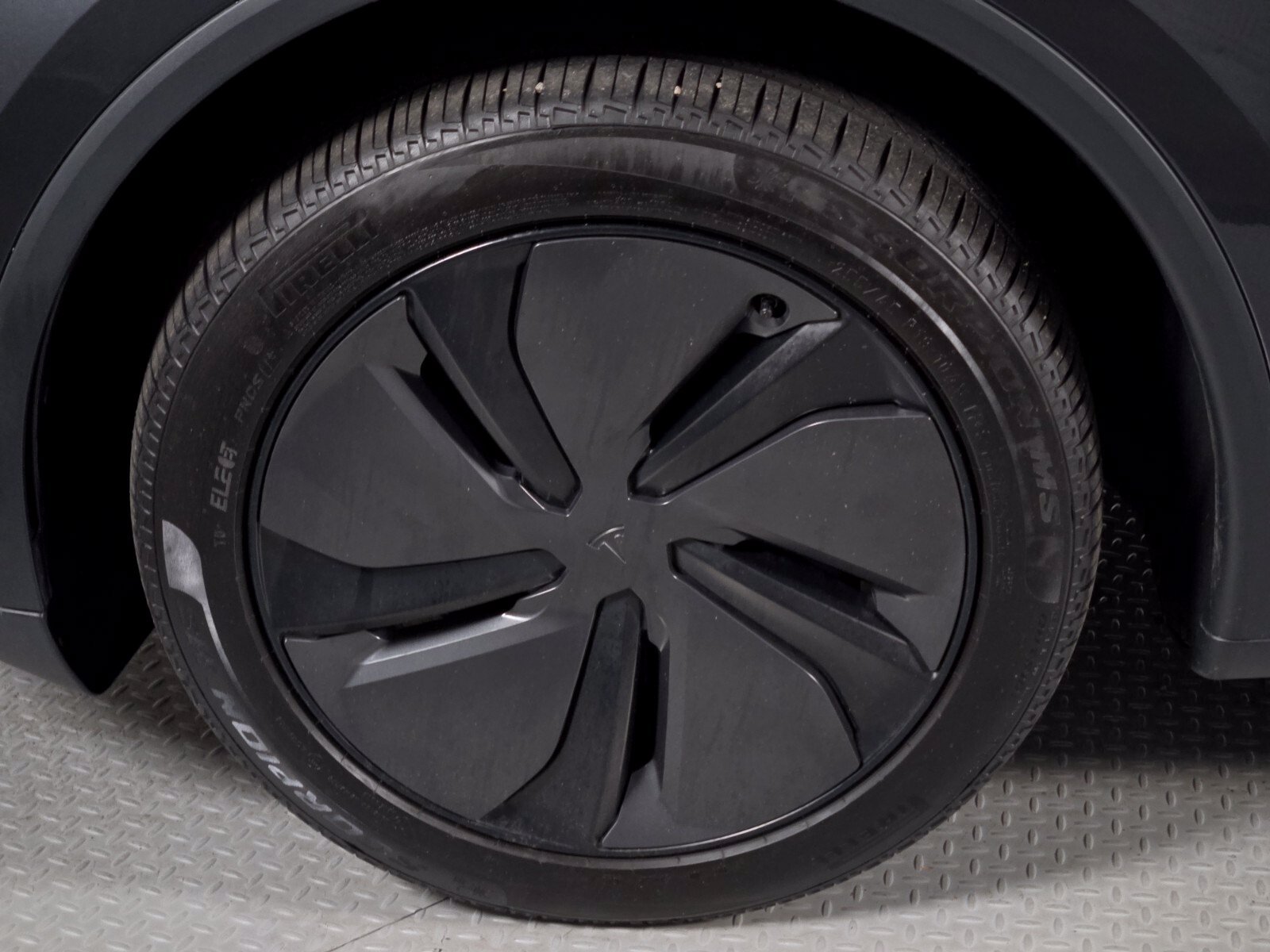 Used 2026 Tesla Model Y Long Range RWD image 9