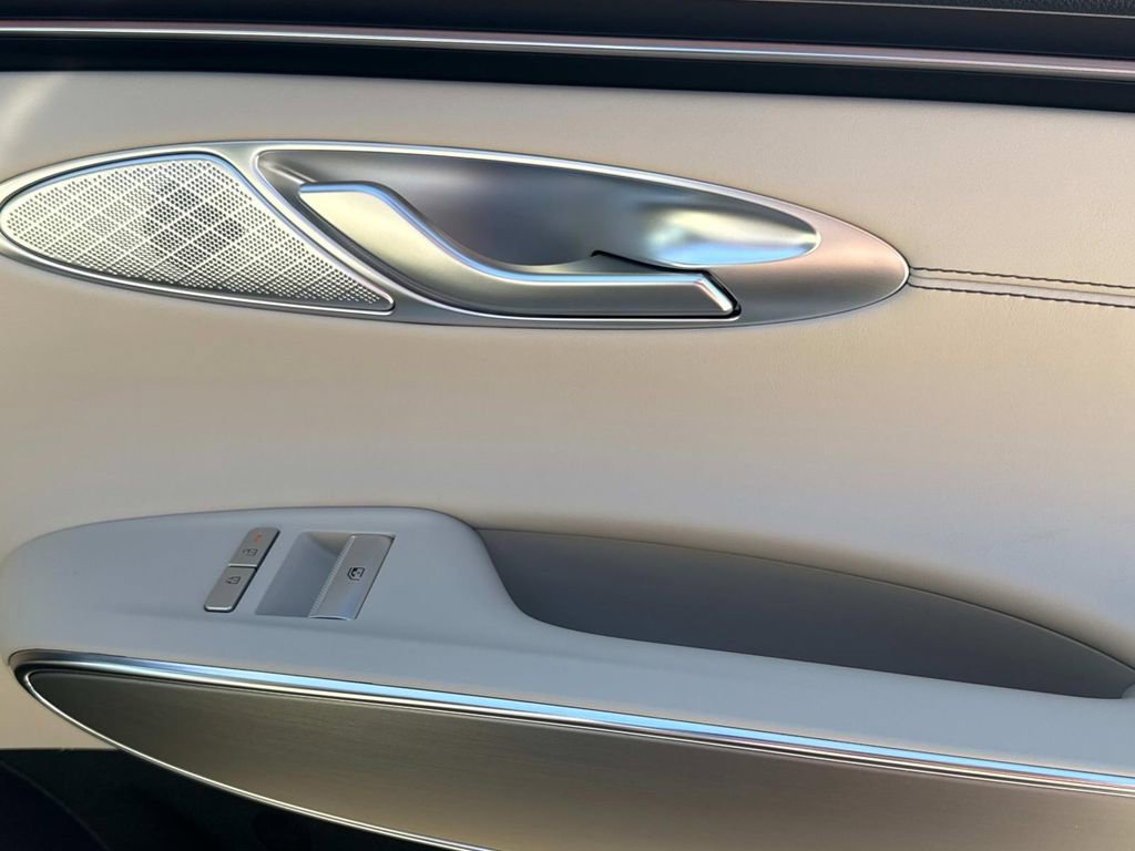 New 2026 Genesis GV70 2.5T Select AWD/4WD image 19