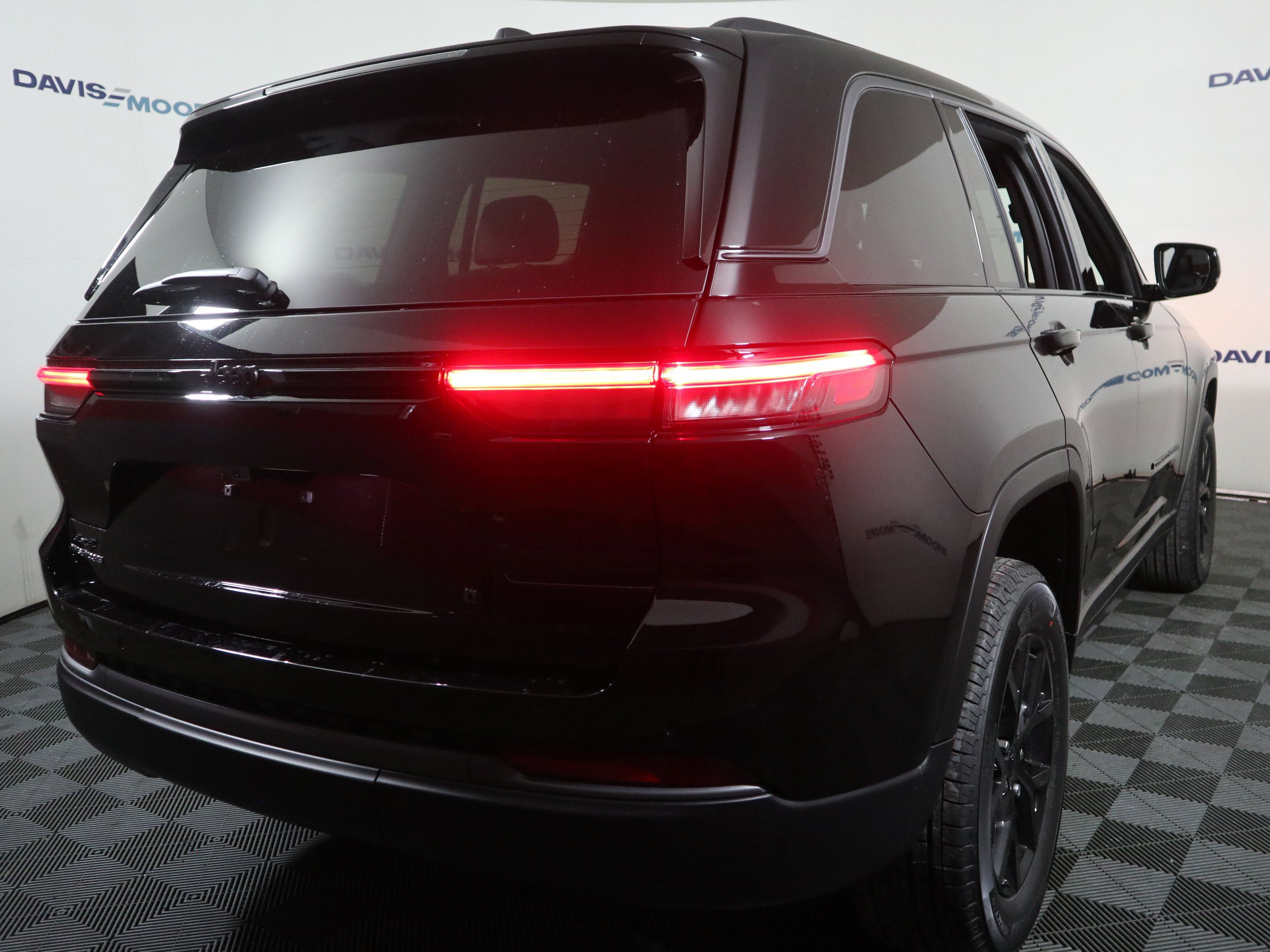 New 2026 Jeep Grand Cherokee Altitude AWD/4WD image 6