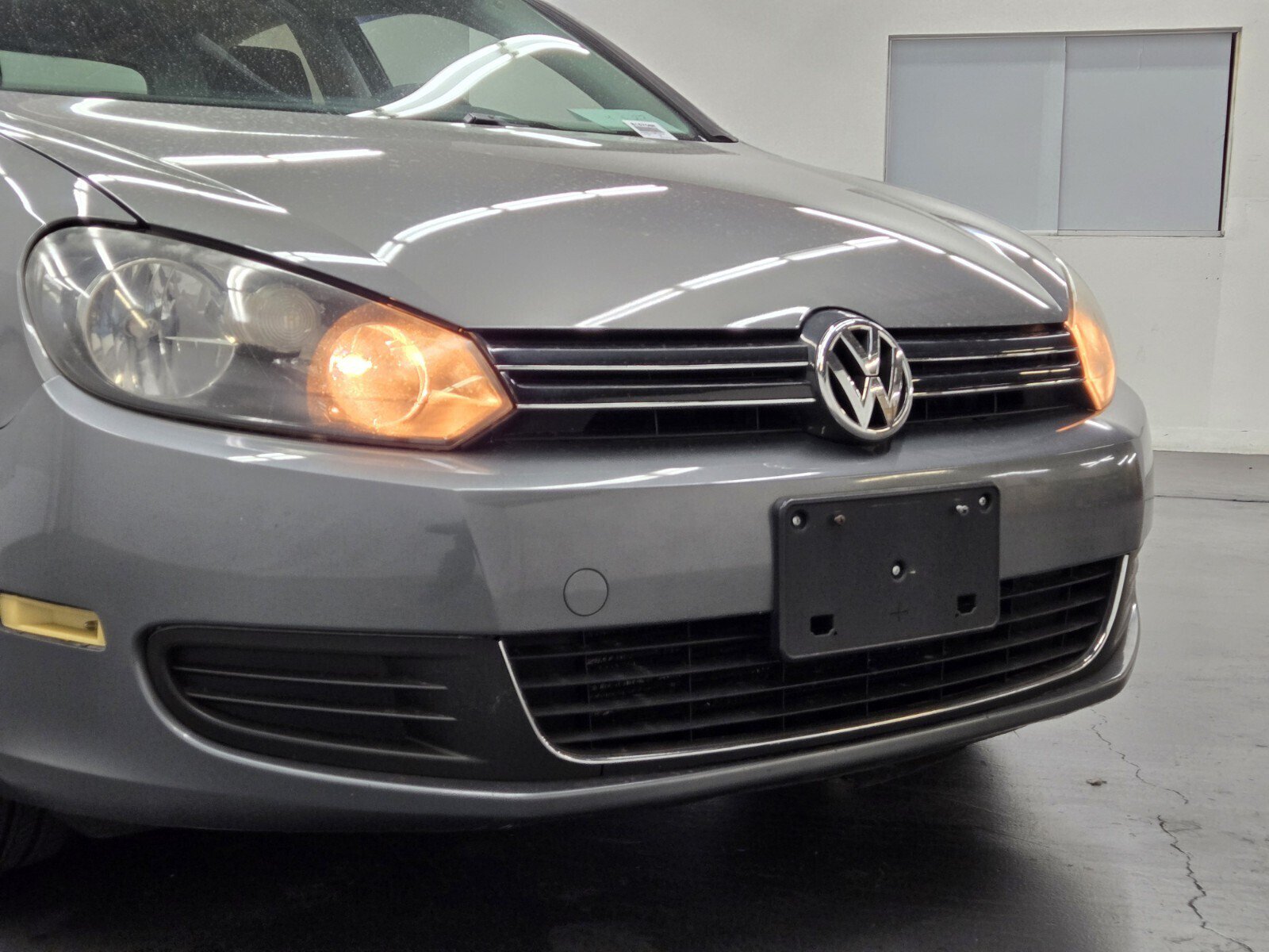 Used 2011 Volkswagen Golf 2-Door FWD image 4