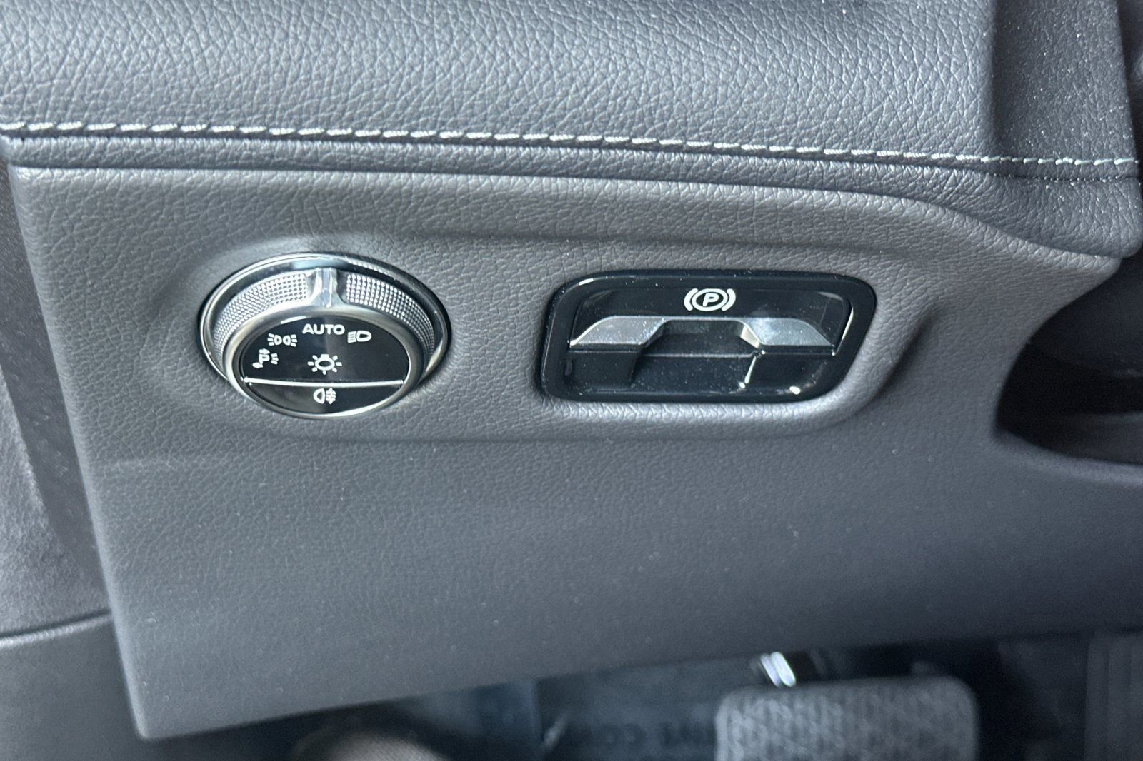 Used 2023 Mercedes-Benz EQS 580 4MATIC SUV image 42