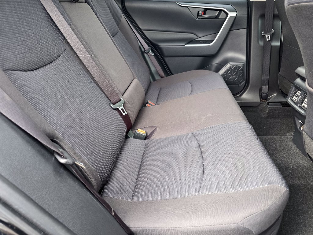 Used 2025 Toyota RAV4 LE AWD/4WD image 18