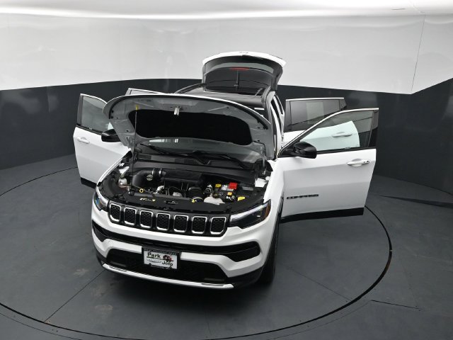Used 2024 Jeep Compass Limited w/ Elite Group AWD/4WD image 25