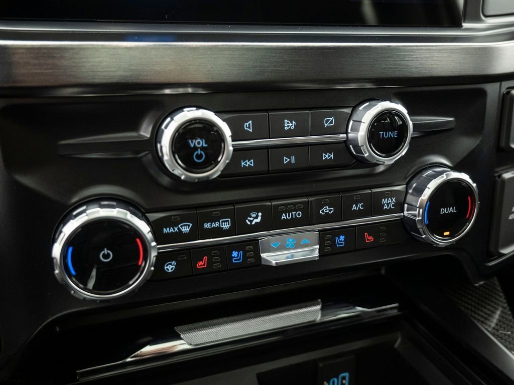 Used 2024 Ford F250 Lariat w/ Lariat Ultimate Package image 16