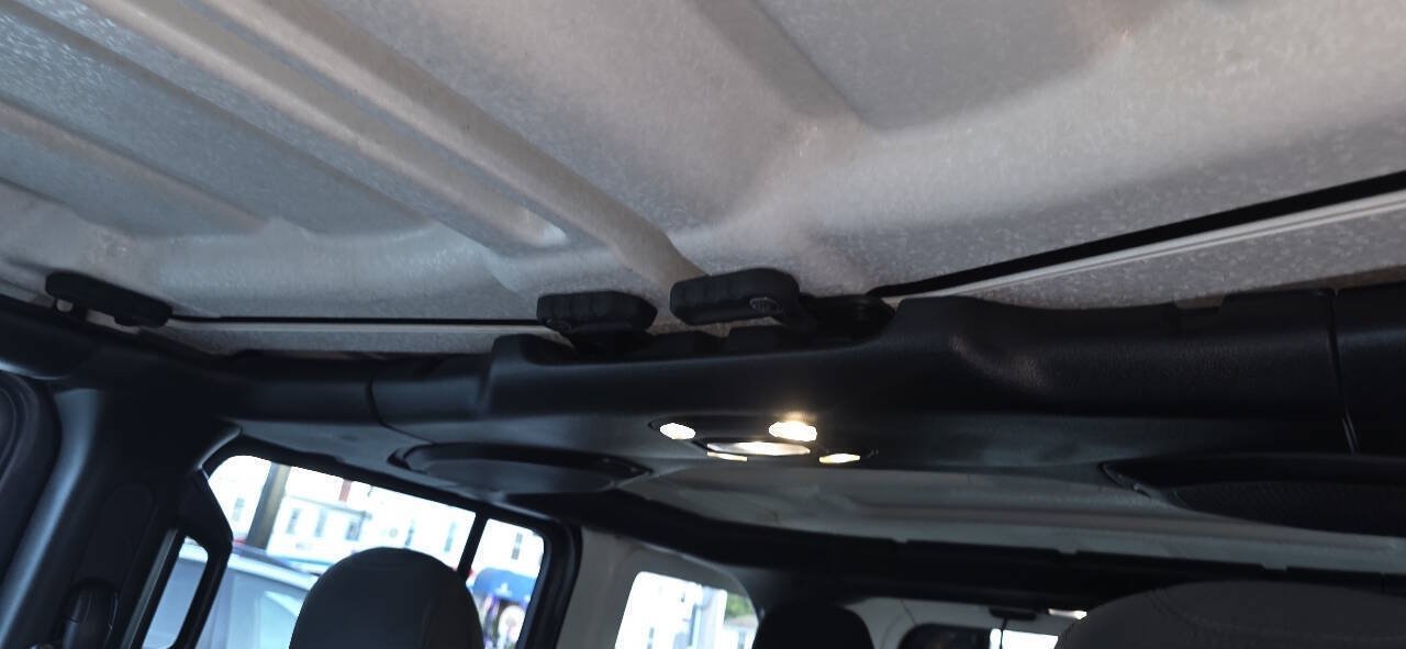 Used 2019 Jeep Wrangler Unlimited Sport S AWD/4WD image 18