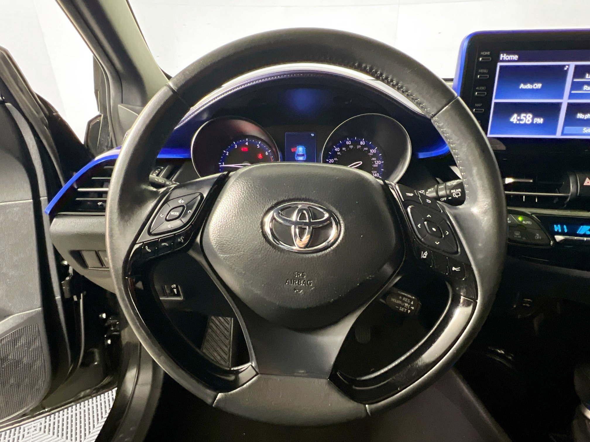 Used 2020 Toyota C-HR XLE image 16