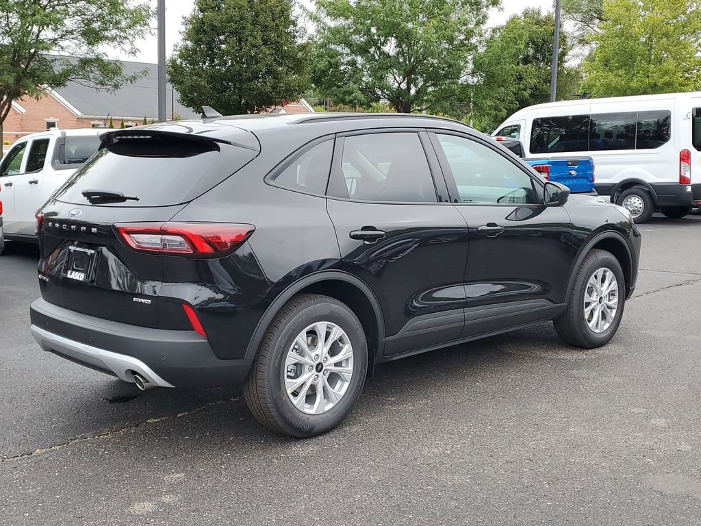 New 2025 Ford Escape Active w/ Active Premium Tech Pack image 4