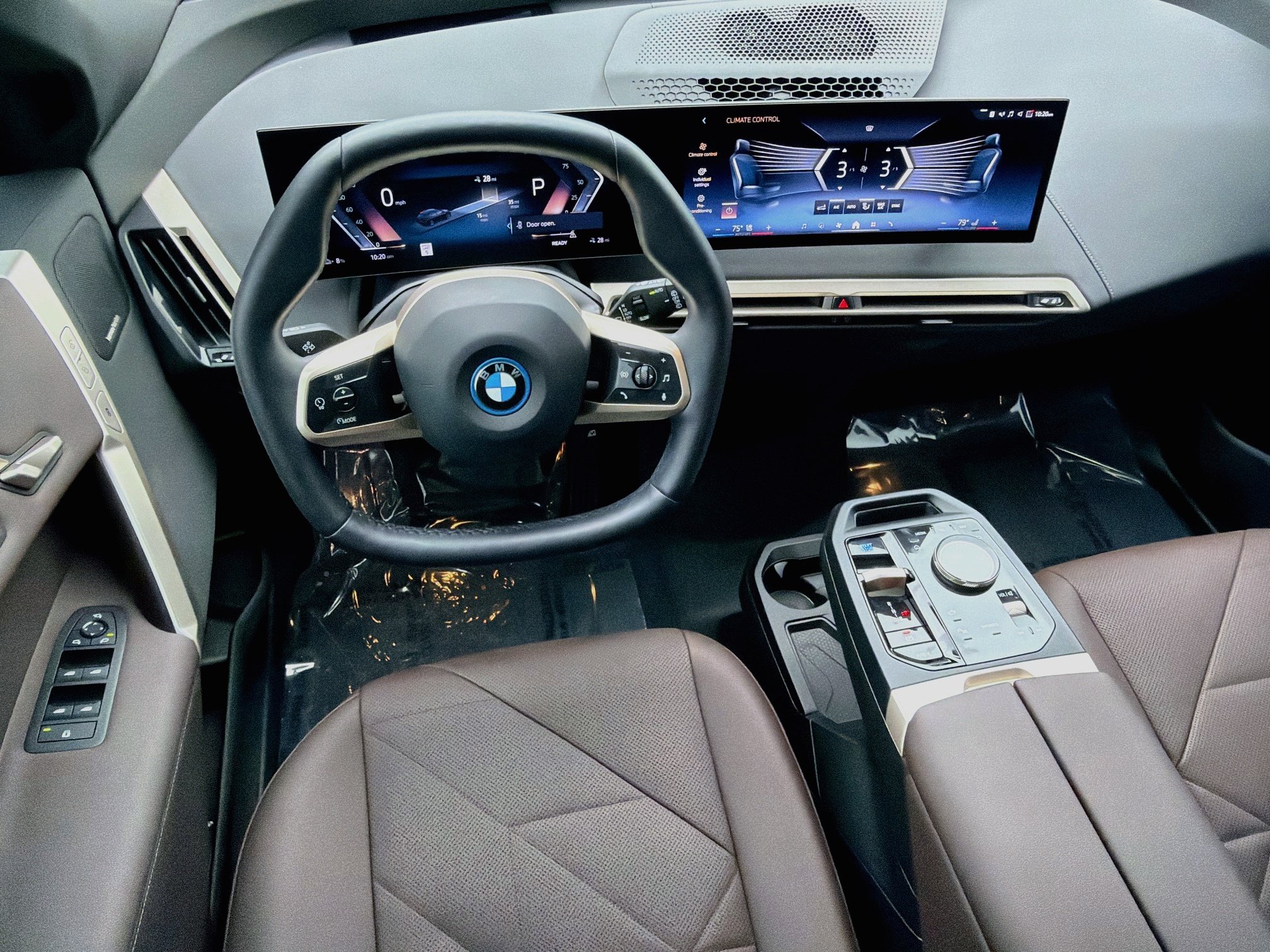 Used 2024 BMW iX xDrive50 w/ Premium Package AWD/4WD image 17