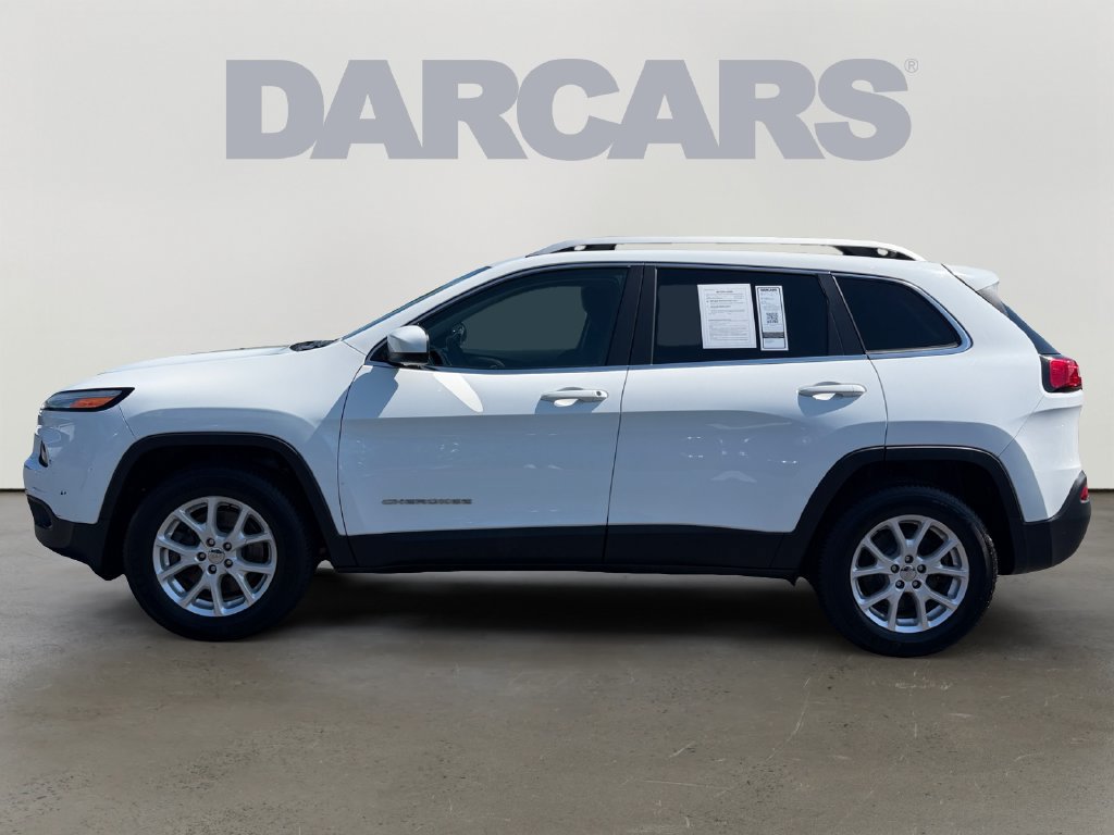 Used 2016 Jeep Cherokee Latitude w/ Cold Weather Group AWD/4WD image 3