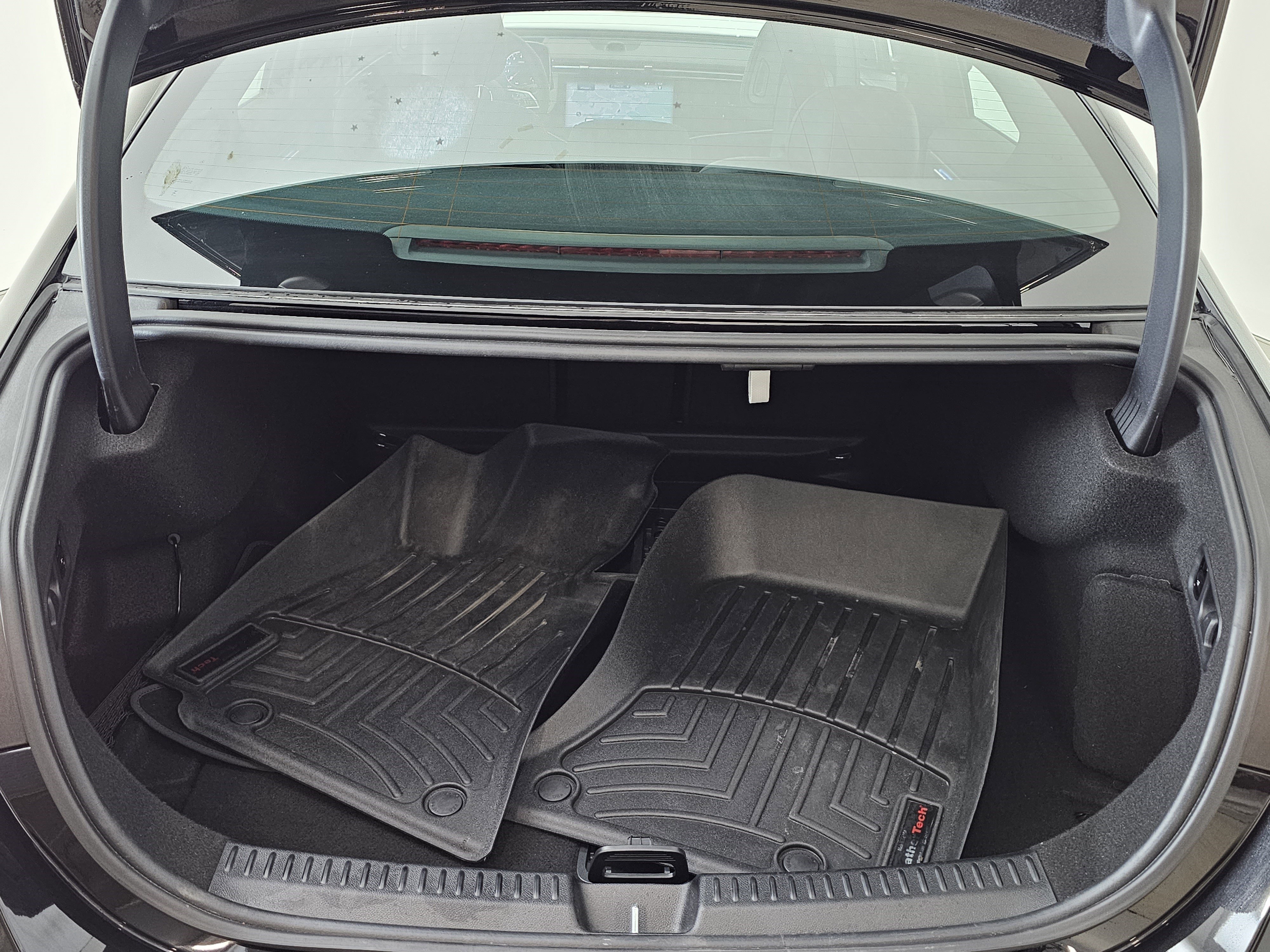 Used 2024 Mercedes-Benz E 350 4MATIC Sedan image 22