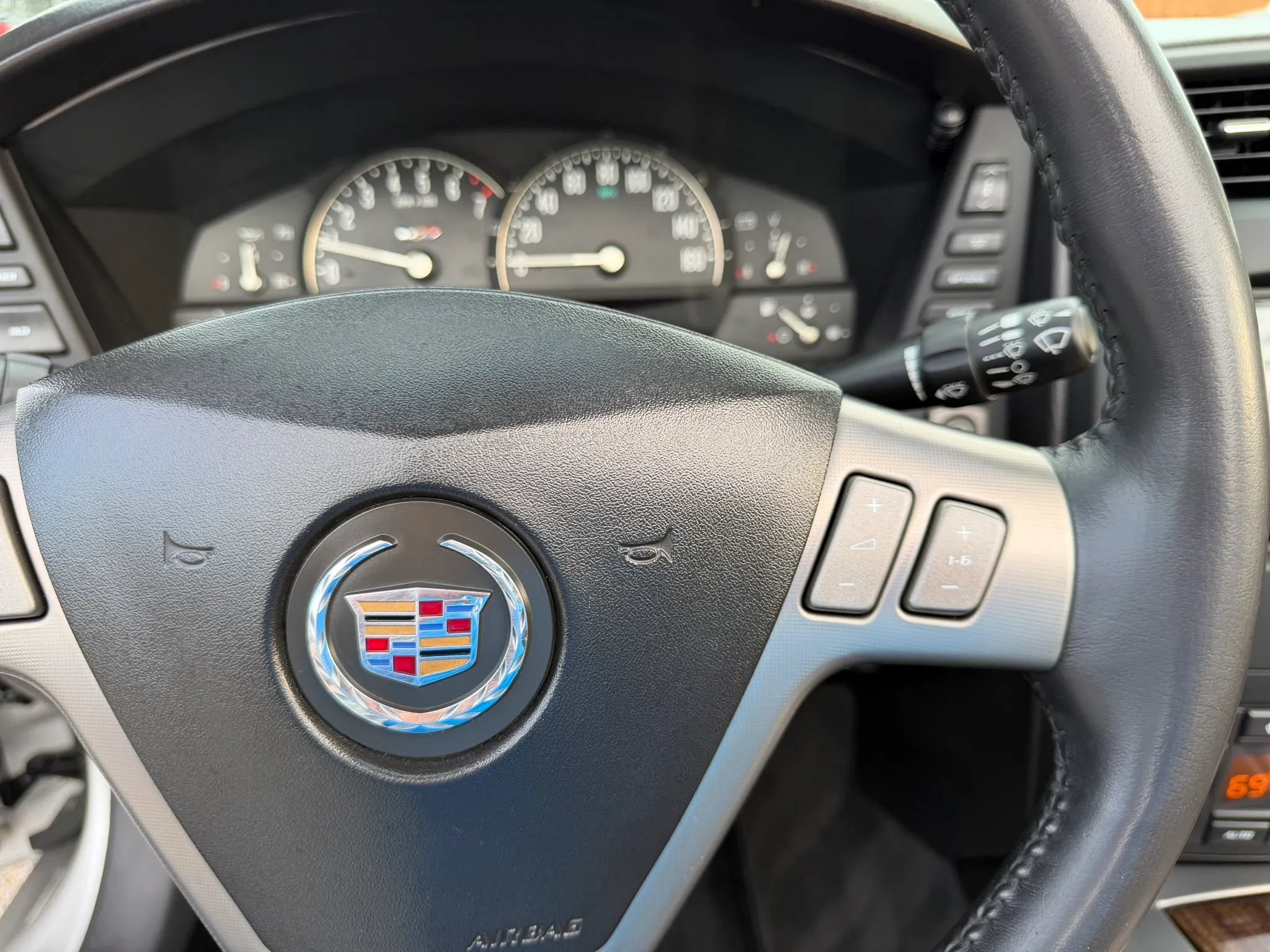 Used 2007 Cadillac XLR V RWD image 31