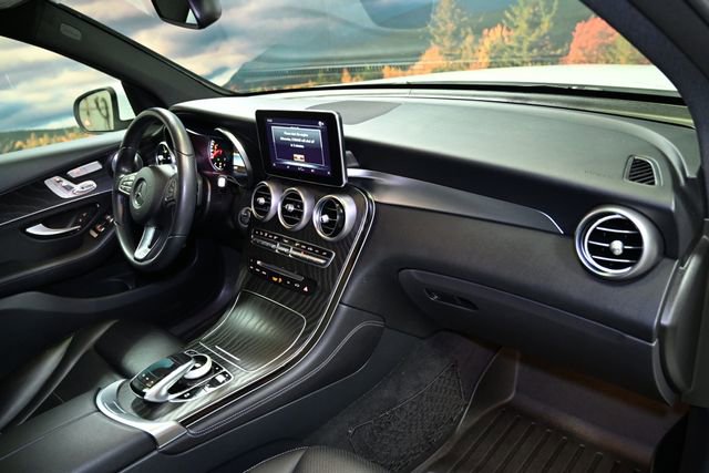Used 2018 Mercedes-Benz GLC 300 4MATIC image 70