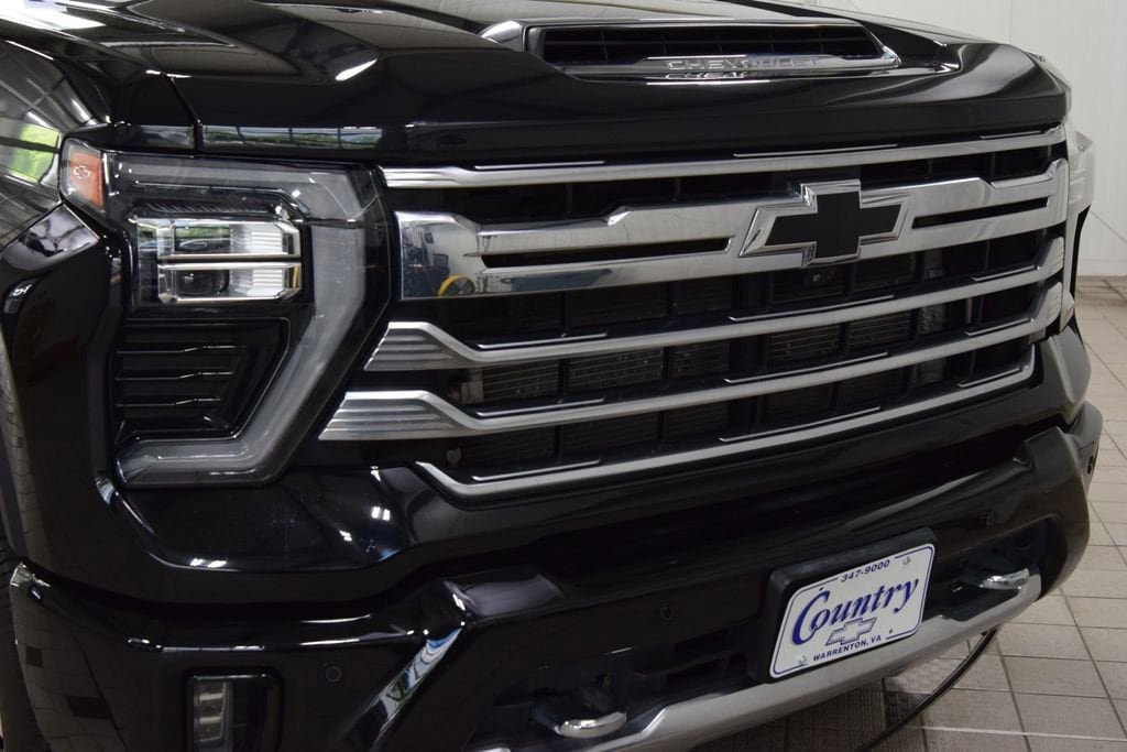 Used 2024 Chevrolet Silverado 3500 High Country w/ High Country Premium Package AWD/4WD image 13