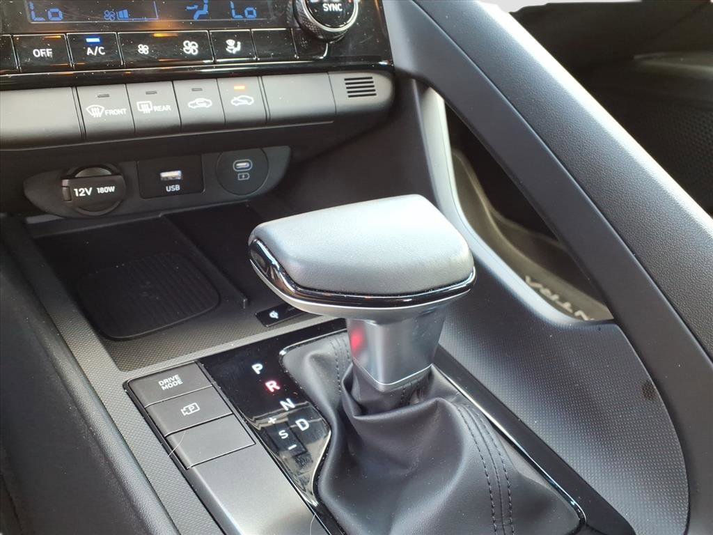 Used 2025 Hyundai Elantra Sport image 17
