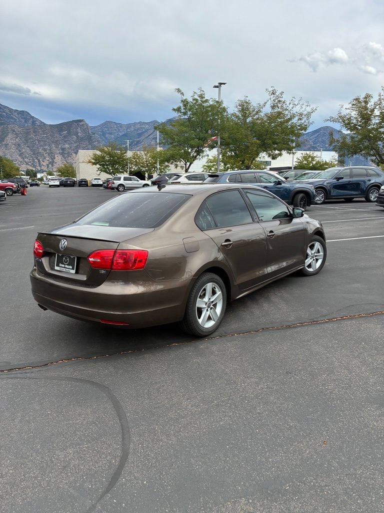 Used 2012 Volkswagen Jetta TDI FWD image 35