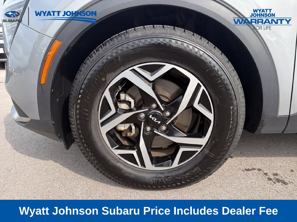 Used 2024 Kia Sportage LX FWD image 3