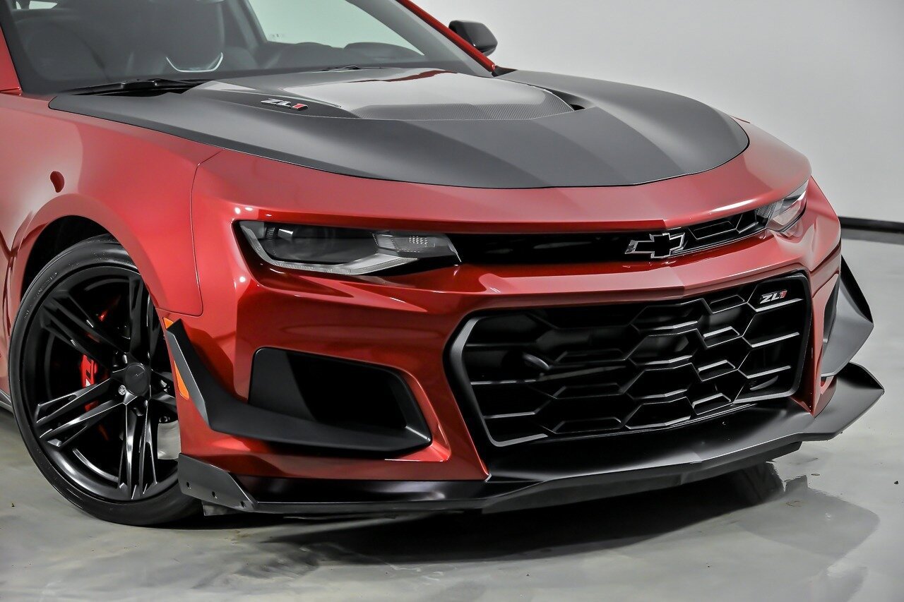 Used 2019 Chevrolet Camaro ZL1 RWD image 3