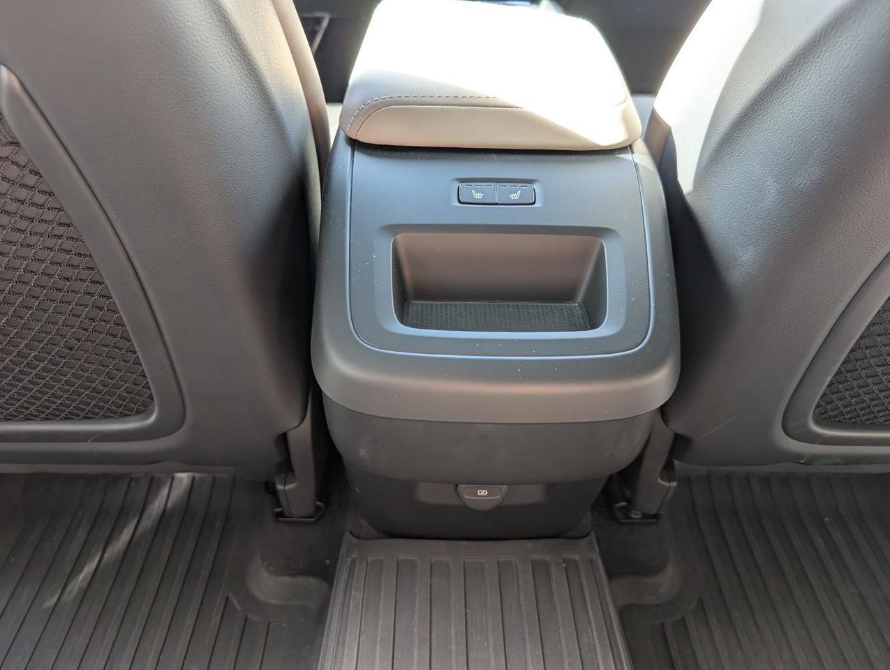 Used 2026 Volvo XC60 B5 Plus AWD/4WD image 12