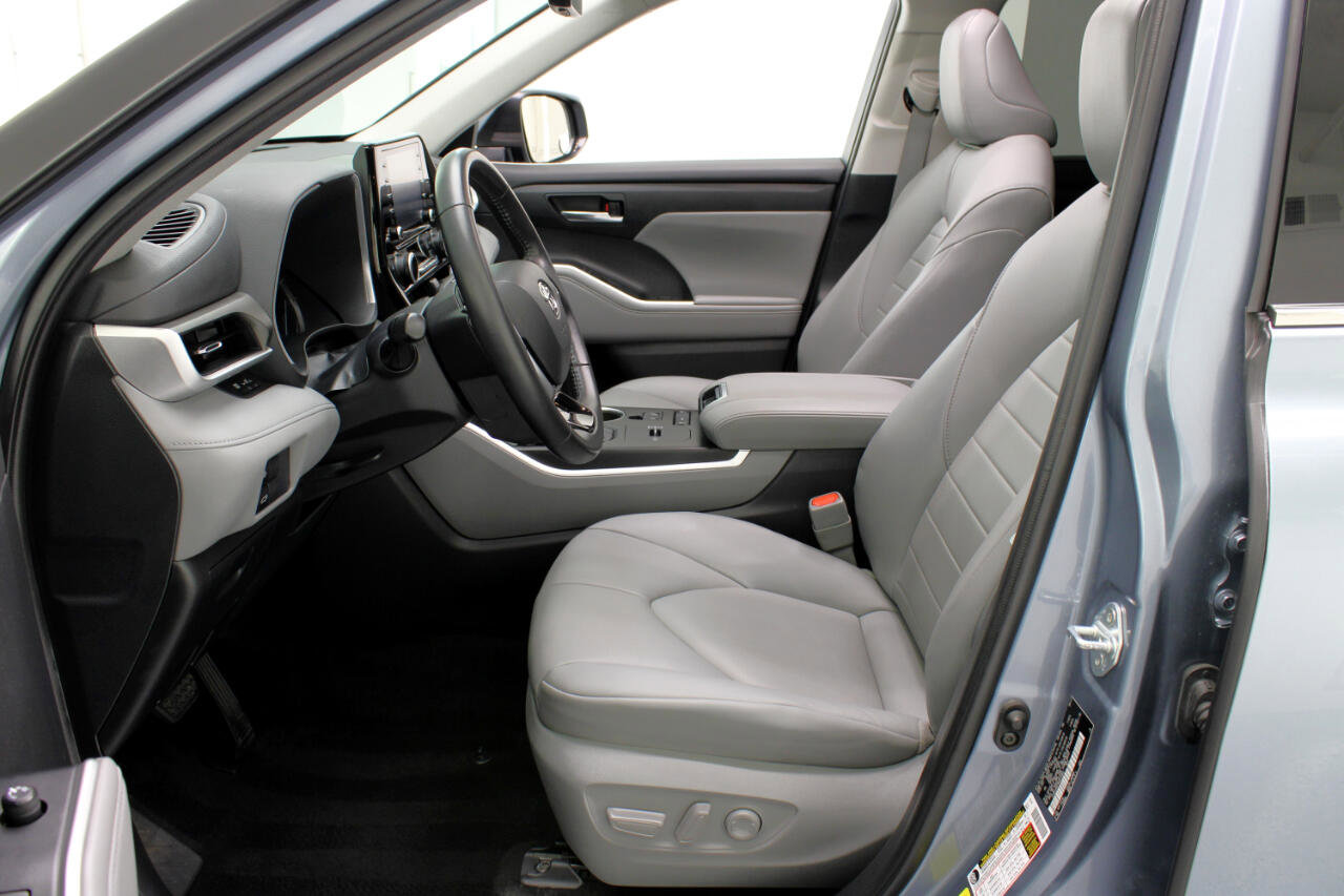 Used 2021 Toyota Highlander XLE image 33