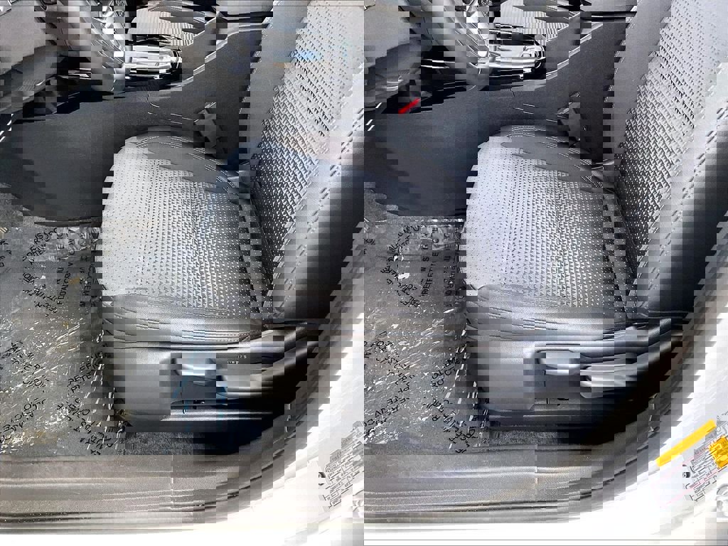 Used 2025 Chevrolet Trax LT w/ LT Convenience Package FWD image 33