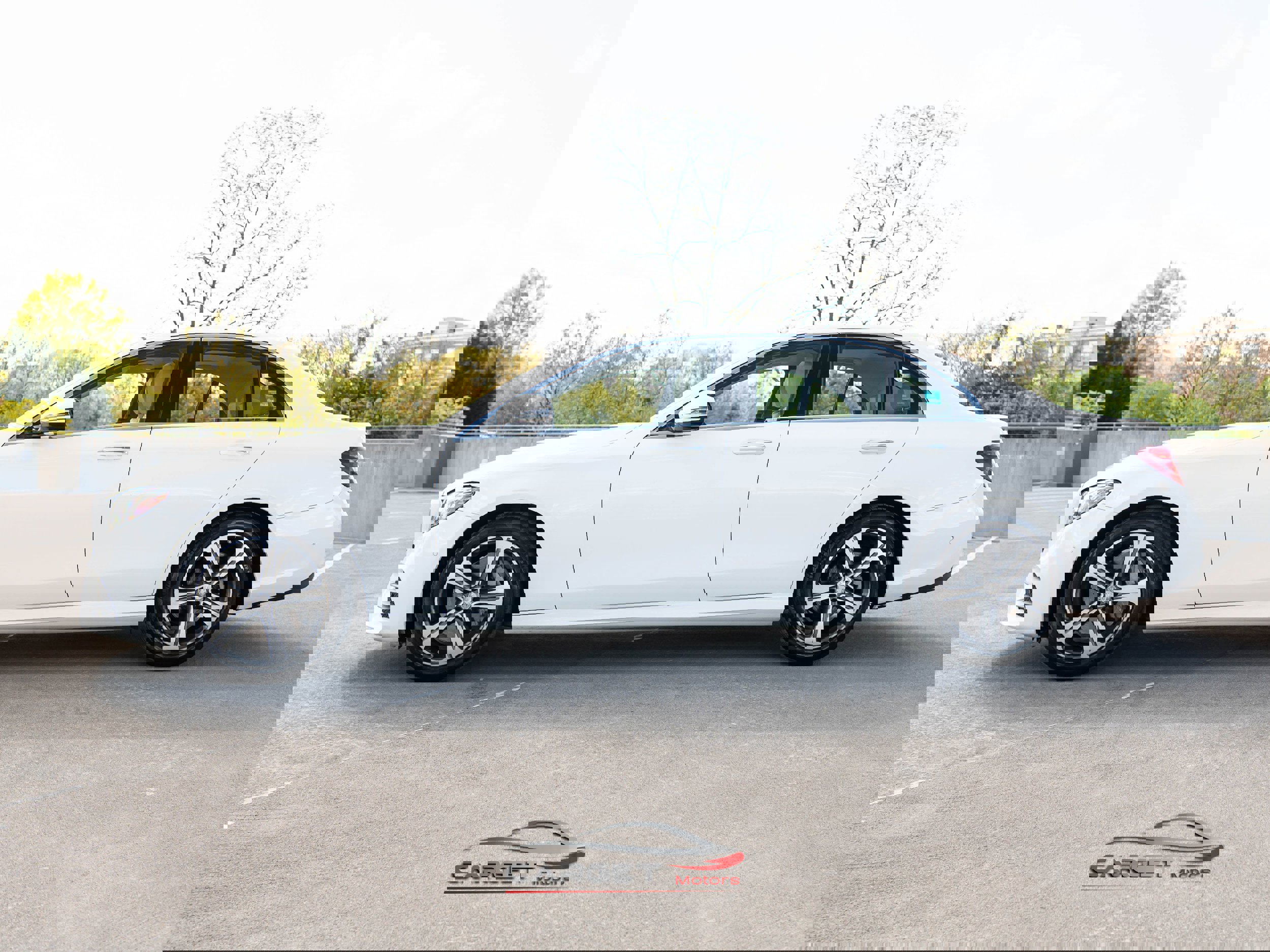 Used 2017 Mercedes-Benz E 300 4MATIC image 4