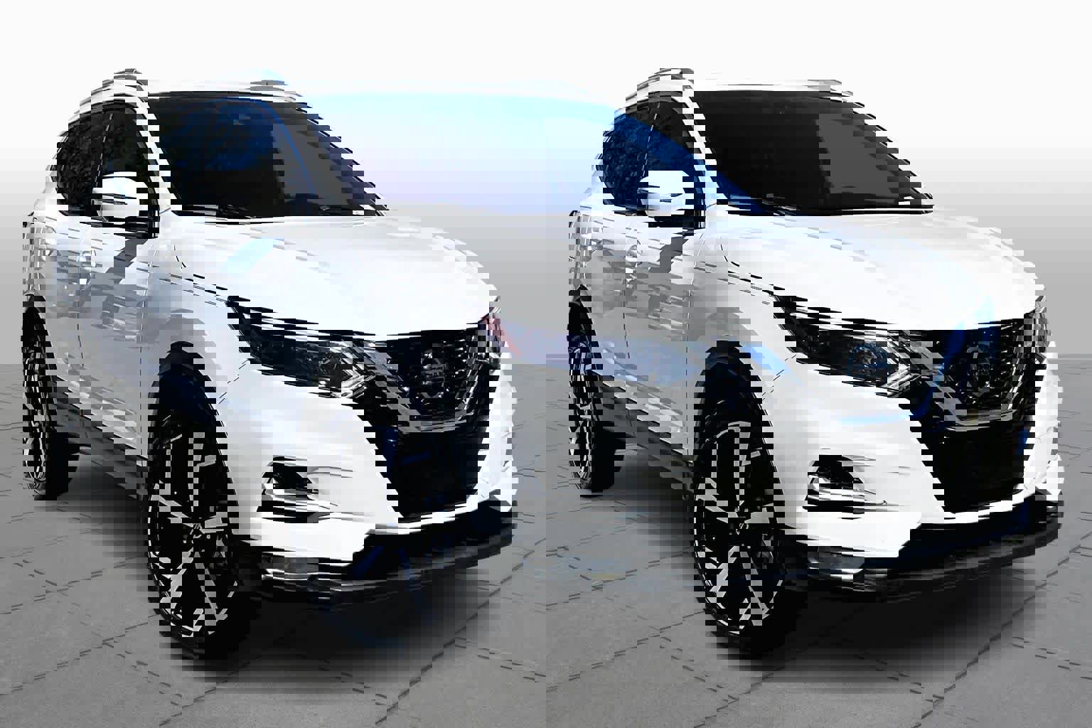 Used 2021 Nissan Rogue Sport SL w/ Premium Package image 3