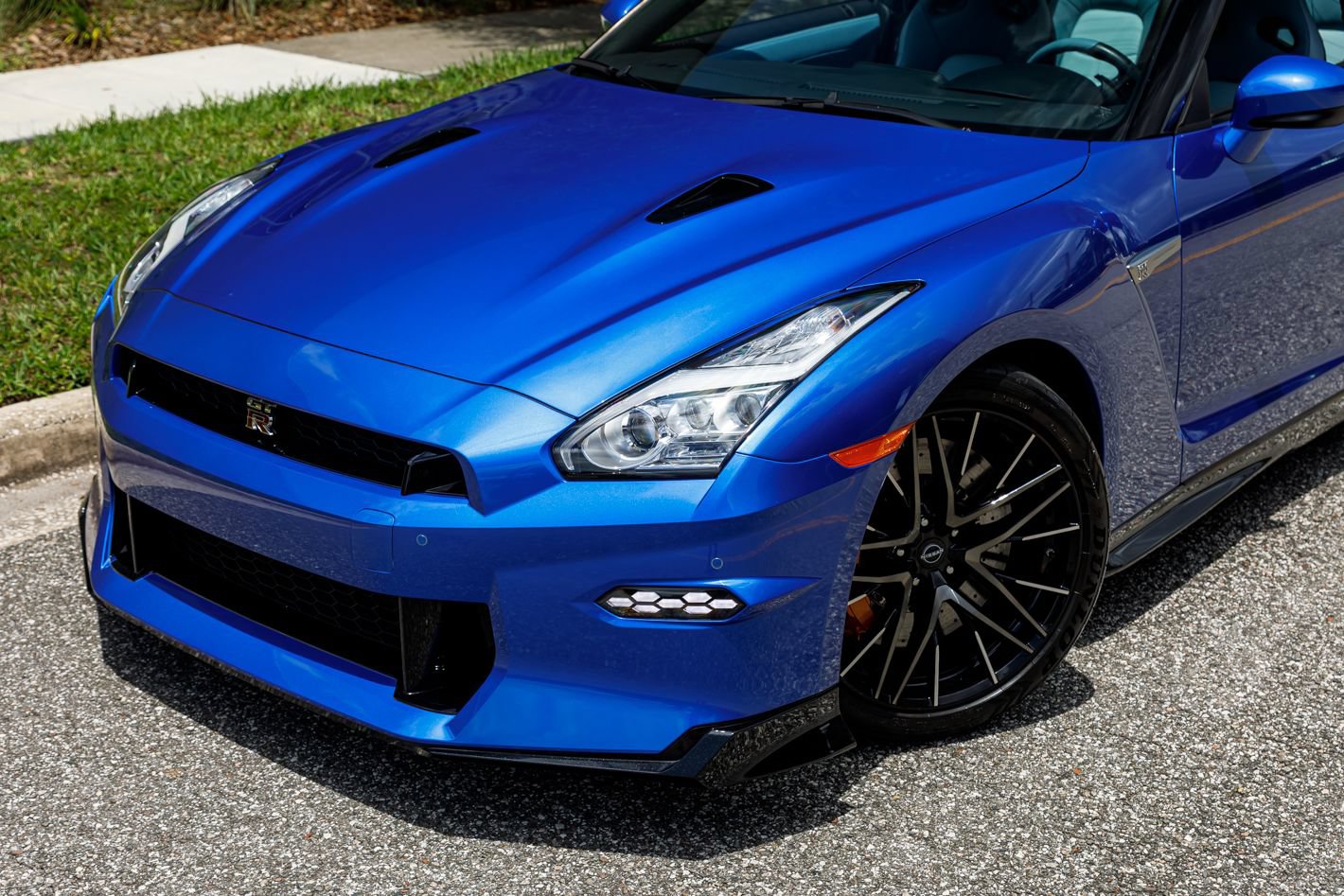 Used 2024 Nissan GT-R AWD/4WD image 37