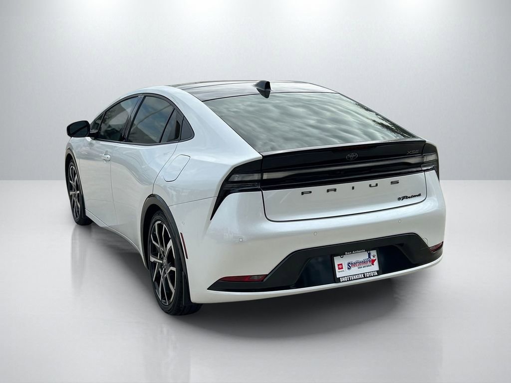 Used 2024 Toyota Prius Prime Premium w/ Advanced Technology Package image 7