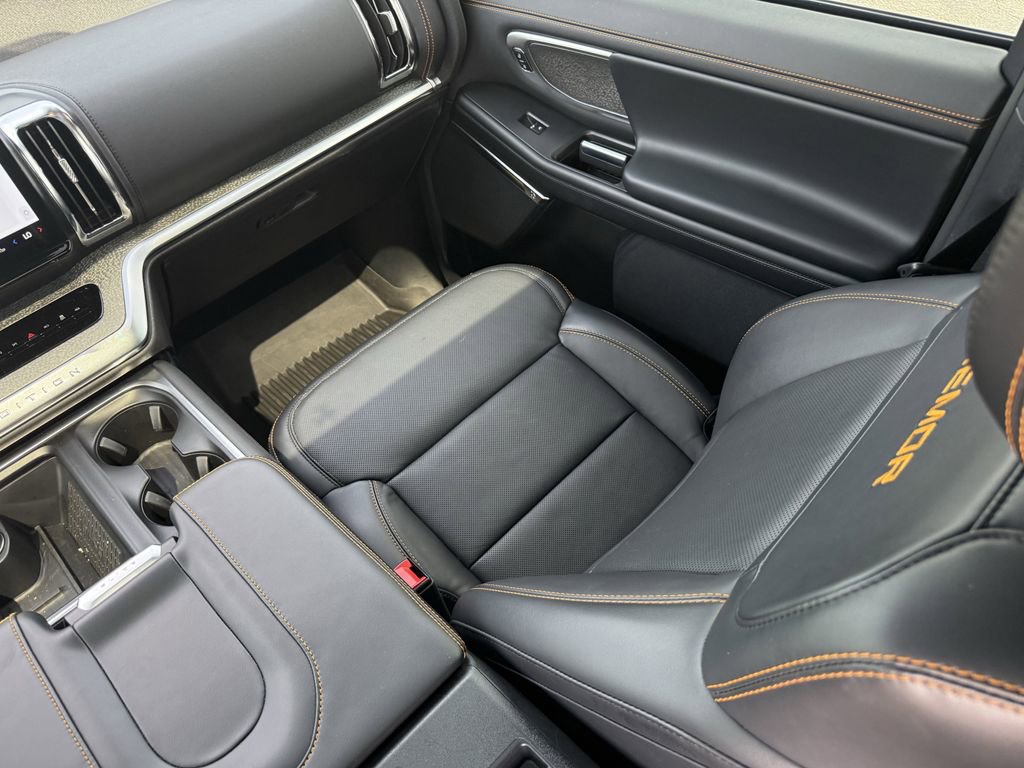 Used 2025 Ford Expedition Tremor AWD/4WD image 27