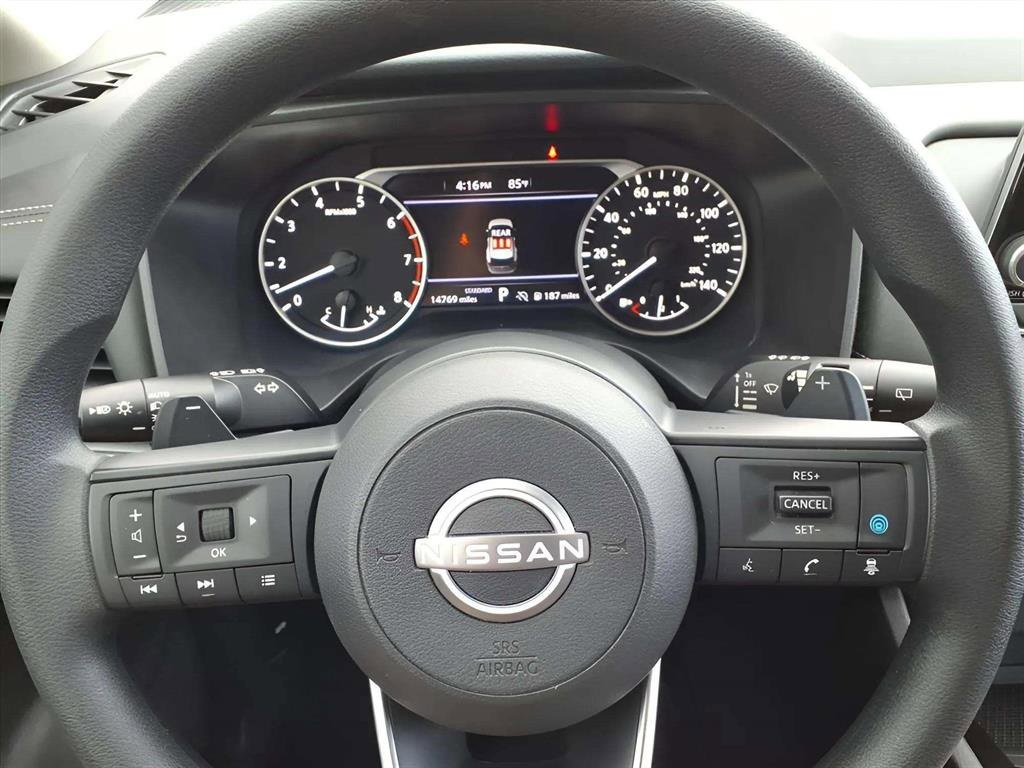 Used 2024 Nissan Rogue SV image 14