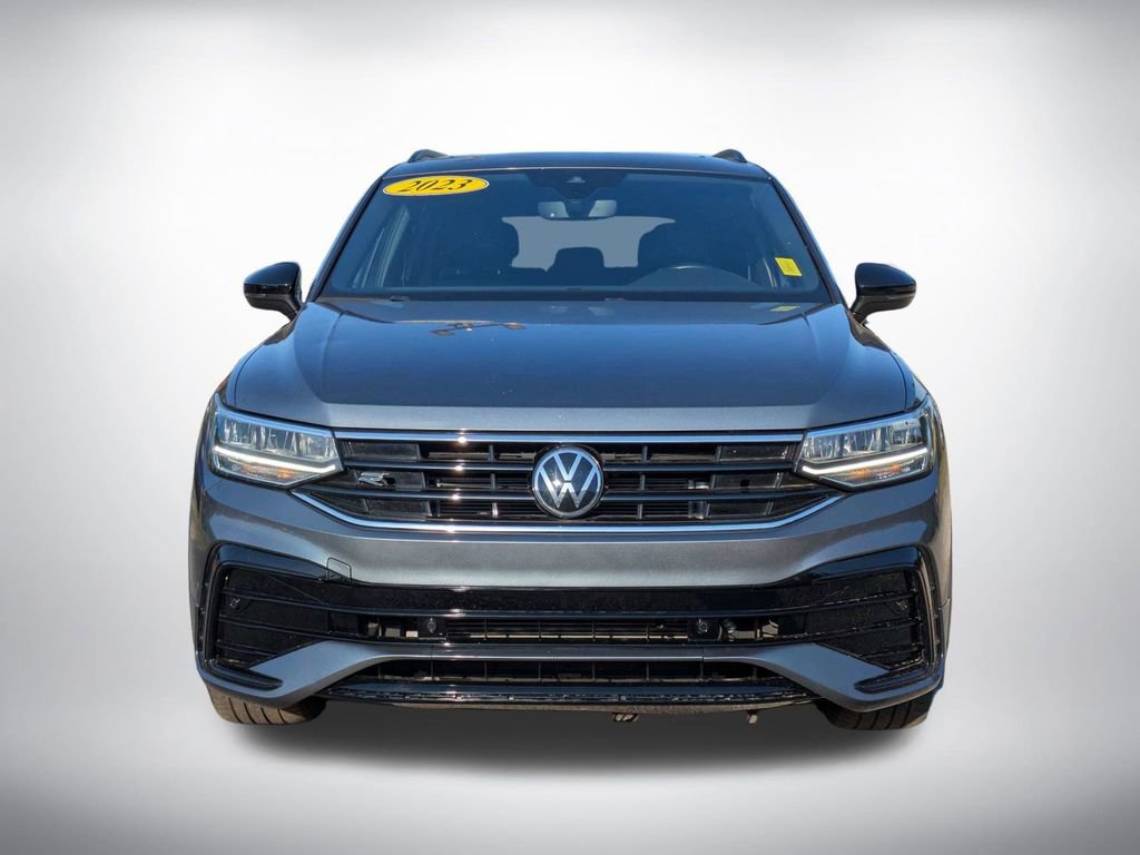 Used 2023 Volkswagen Tiguan SE R-Line FWD image 9