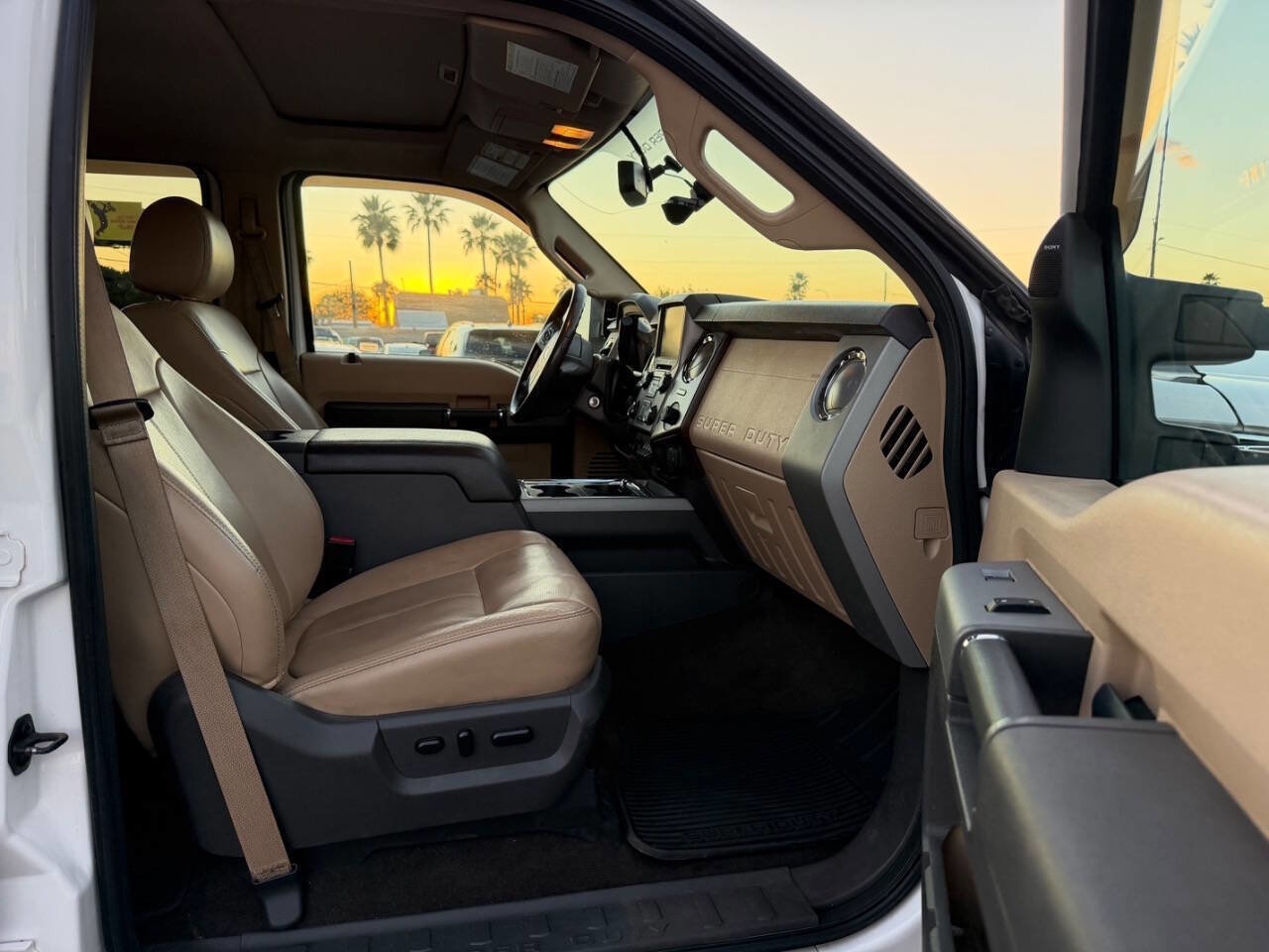 Used 2016 Ford F350 Lariat w/ Lariat Ultimate Package AWD/4WD image 28