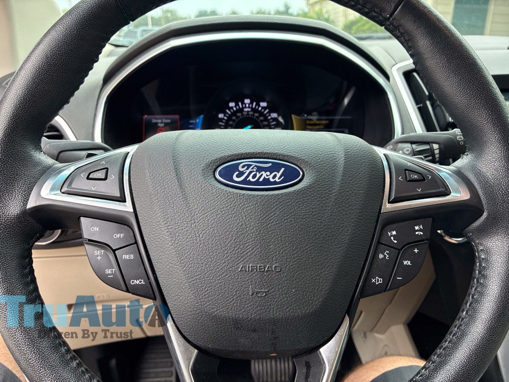 Used 2018 Ford Edge Titanium w/ Equipment Group 301A FWD image 27