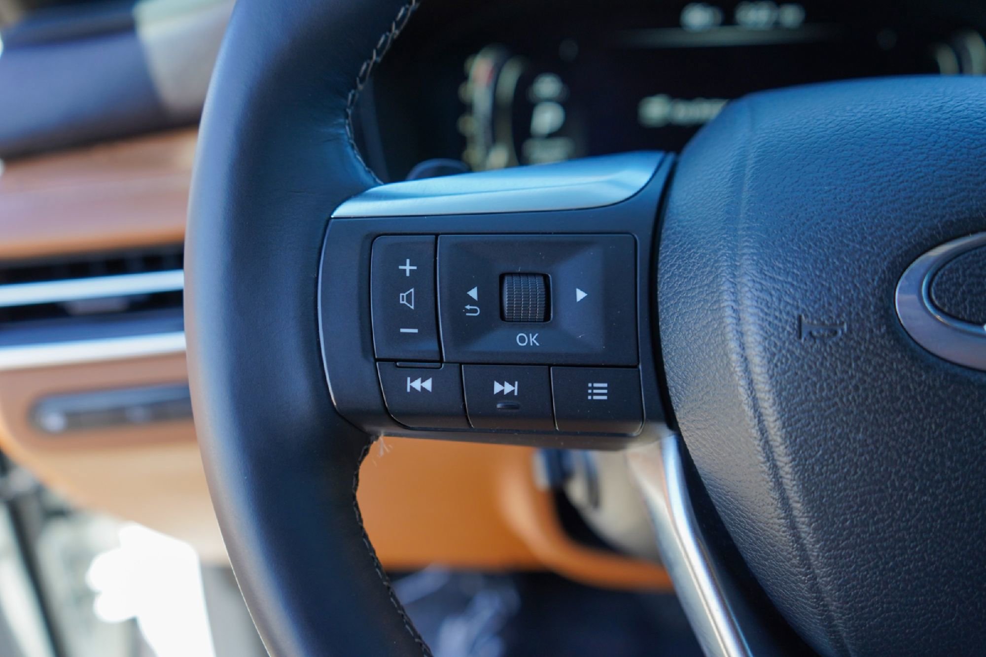 Certified 2023 INFINITI QX60 Autograph w/ Cargo Package image 12