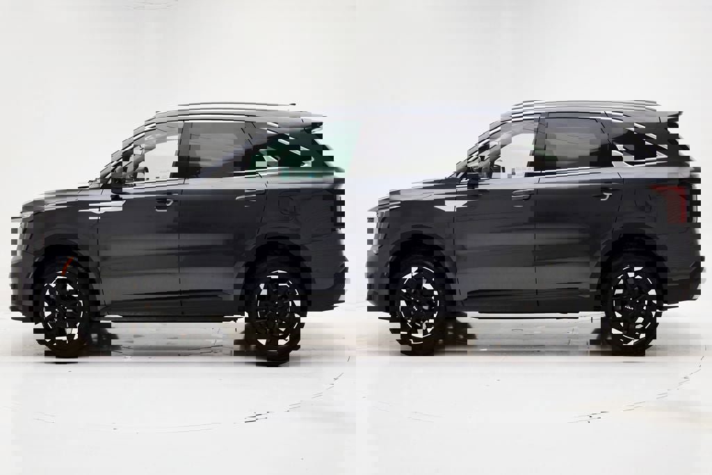 Used 2024 Kia Sorento S image 7