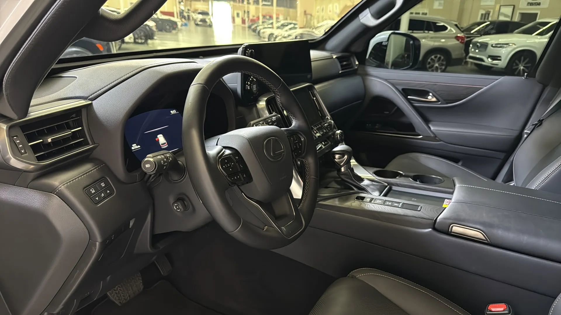 Used 2022 Lexus LX 600 4WD w/ Premium Package image 13